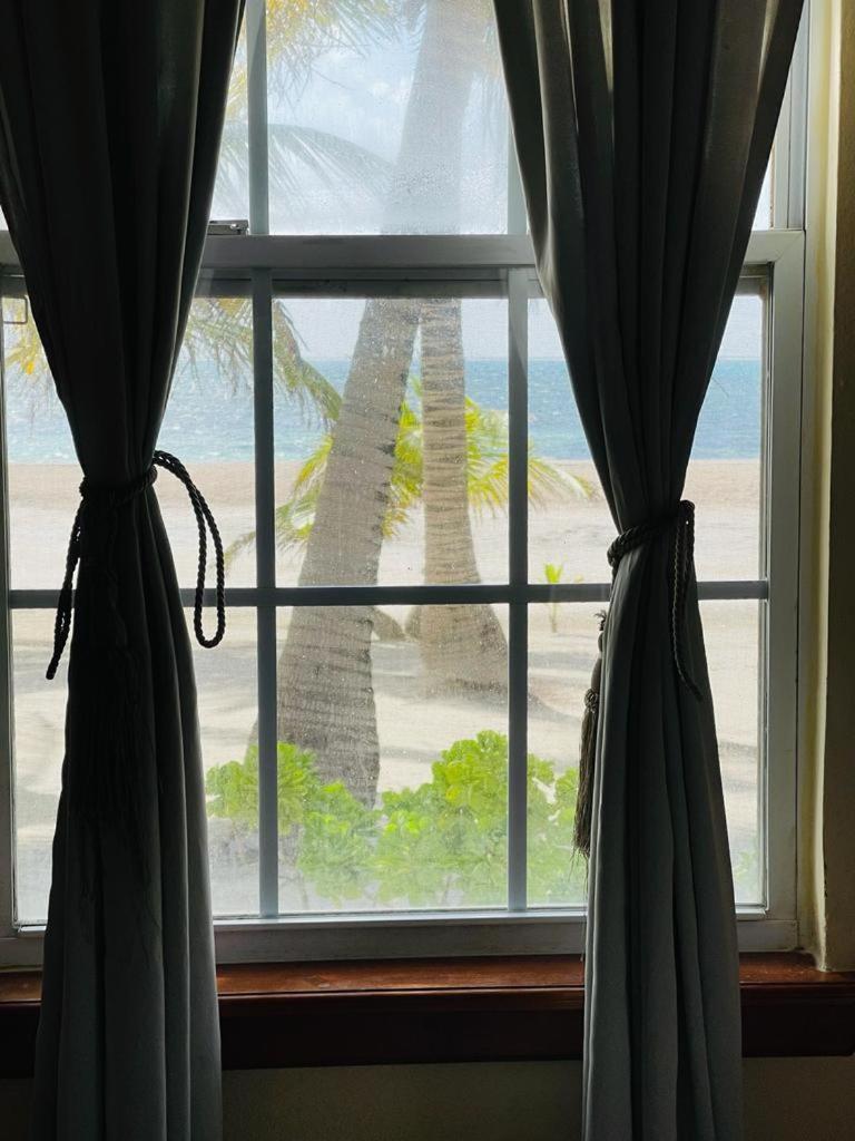 Royal Caribbean Resort San Pedro  Dış mekan fotoğraf